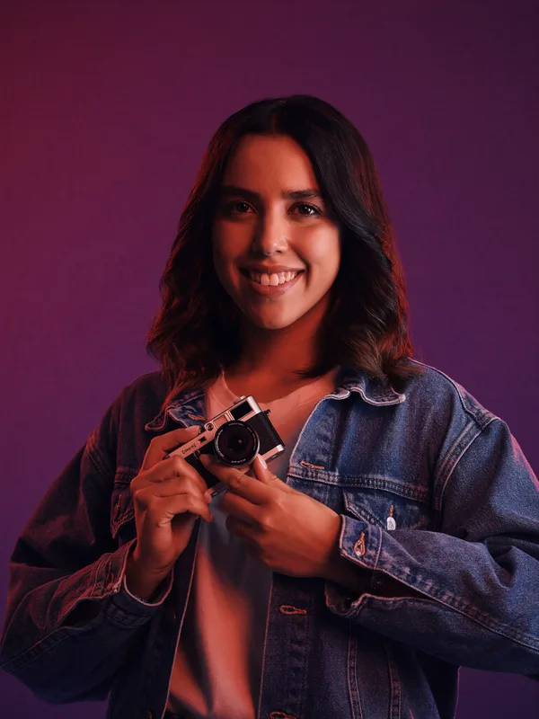 Léa, Photographe